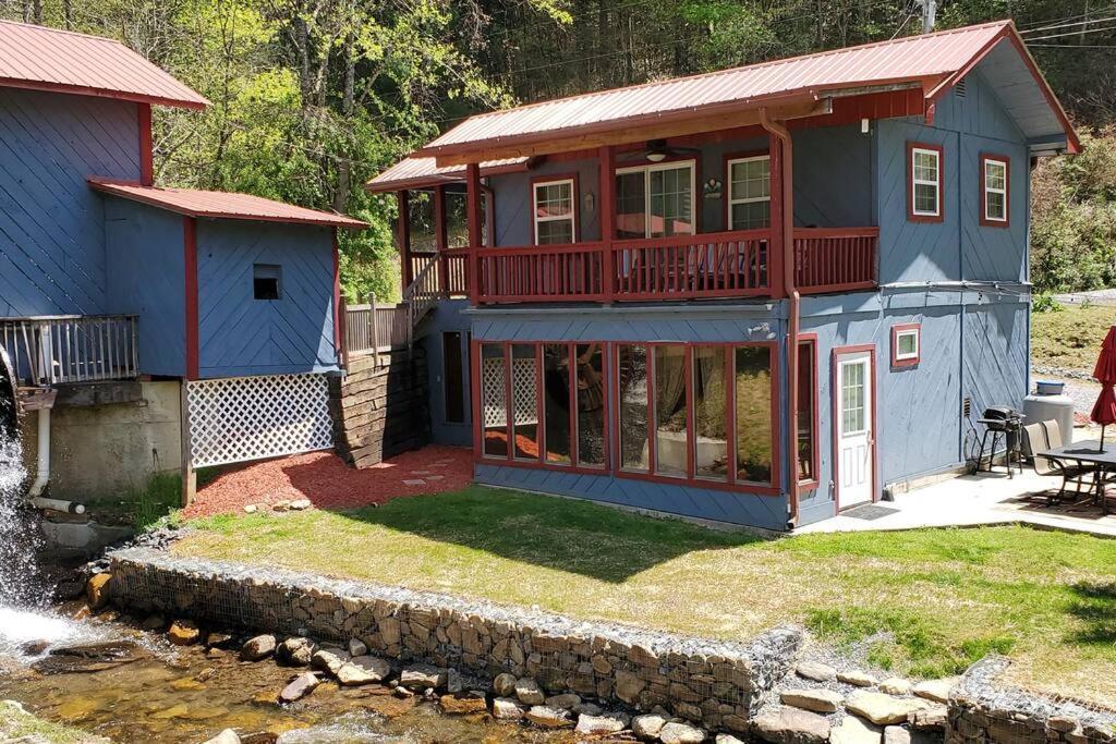 Waterwheel Cabin By The Creek Murphy Bagian luar foto