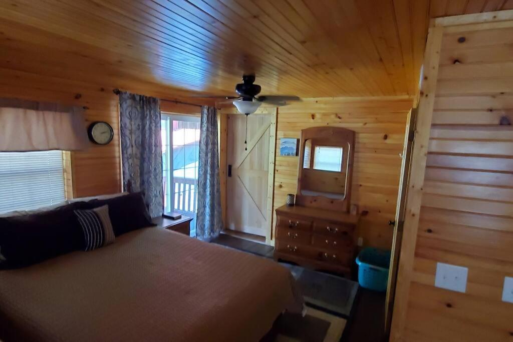 Waterwheel Cabin By The Creek Murphy Bagian luar foto
