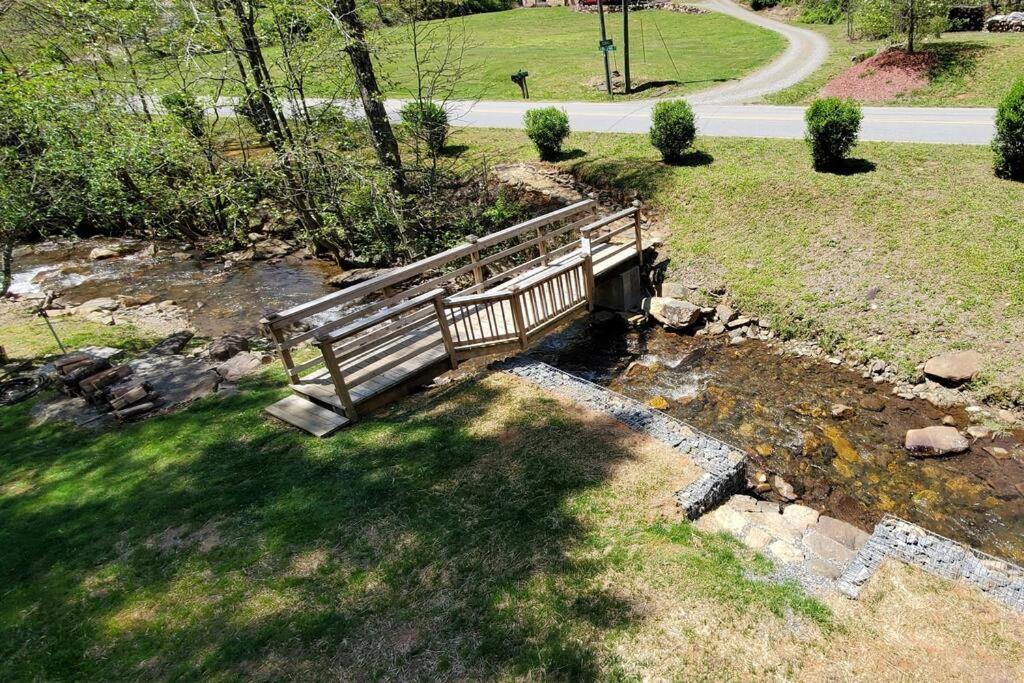Waterwheel Cabin By The Creek Murphy Bagian luar foto